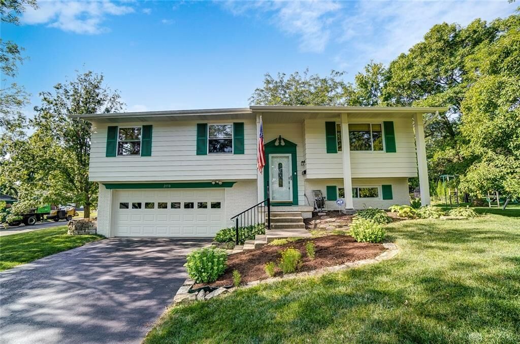 Property Photo: 2150 Delvue Drive OH 45459