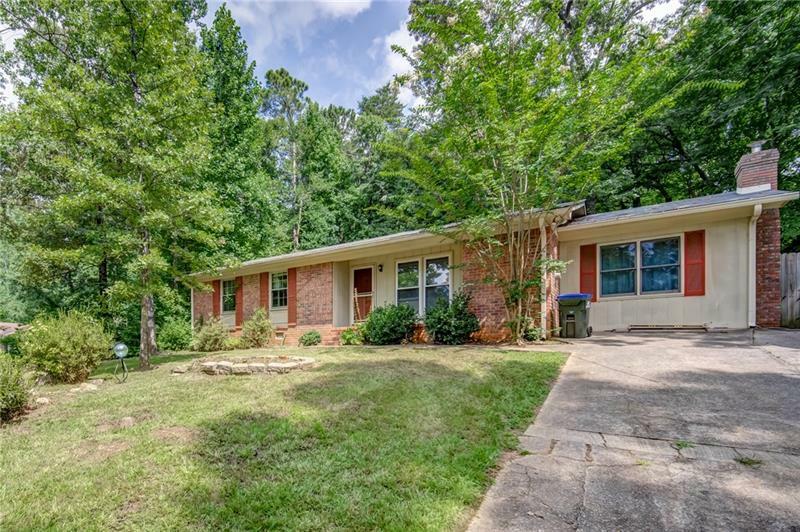 Property Photo:  220 N Etowah Drive  GA 30114 