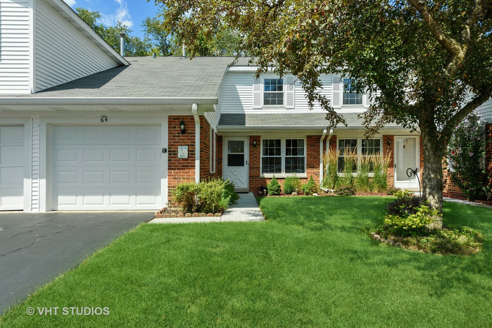 Property Photo:  64 Willow Circle  IL 60013 