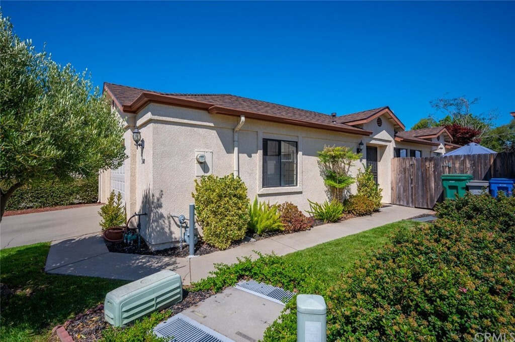 Property Photo:  308 Blue Springs Lane  CA 93444 