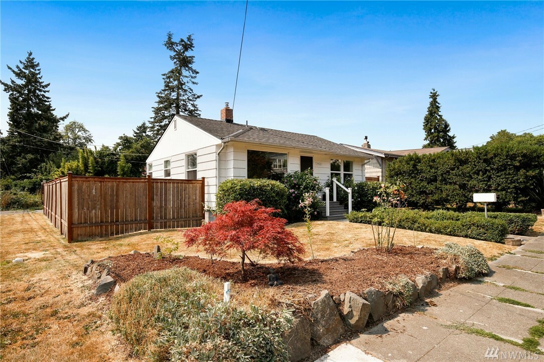 Property Photo:  3423 36th Ave S  WA 98144 