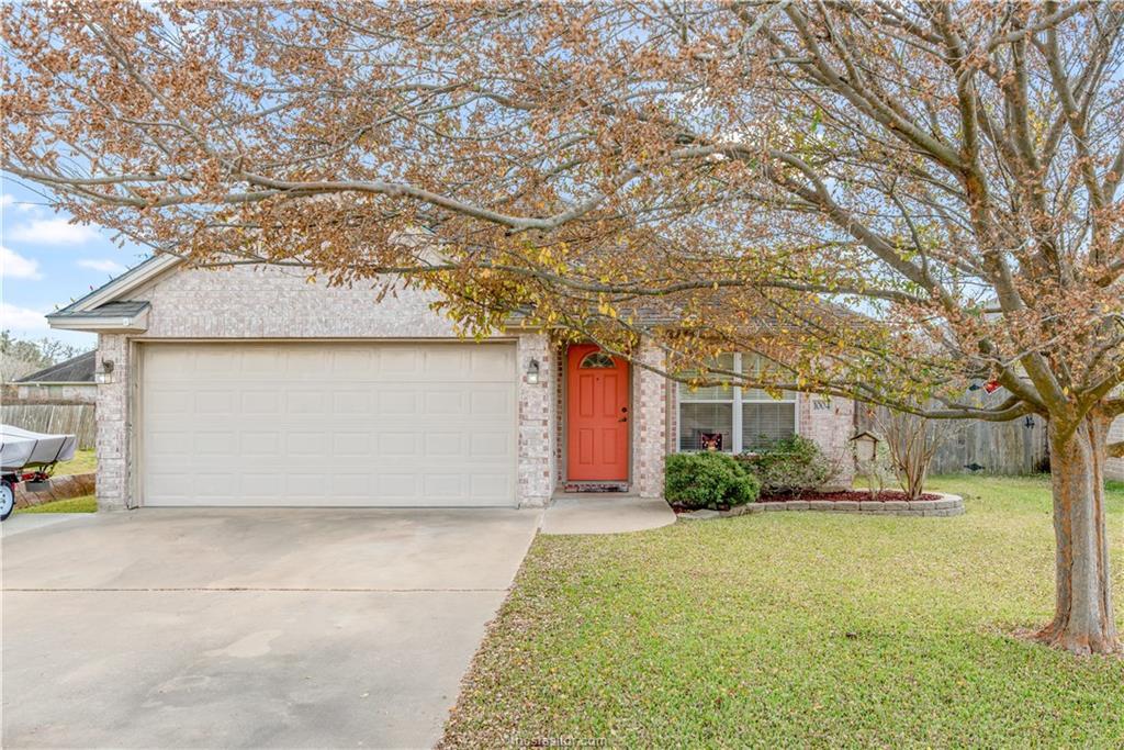 Property Photo: 1004 Gardenia Street TX 77845-5340
