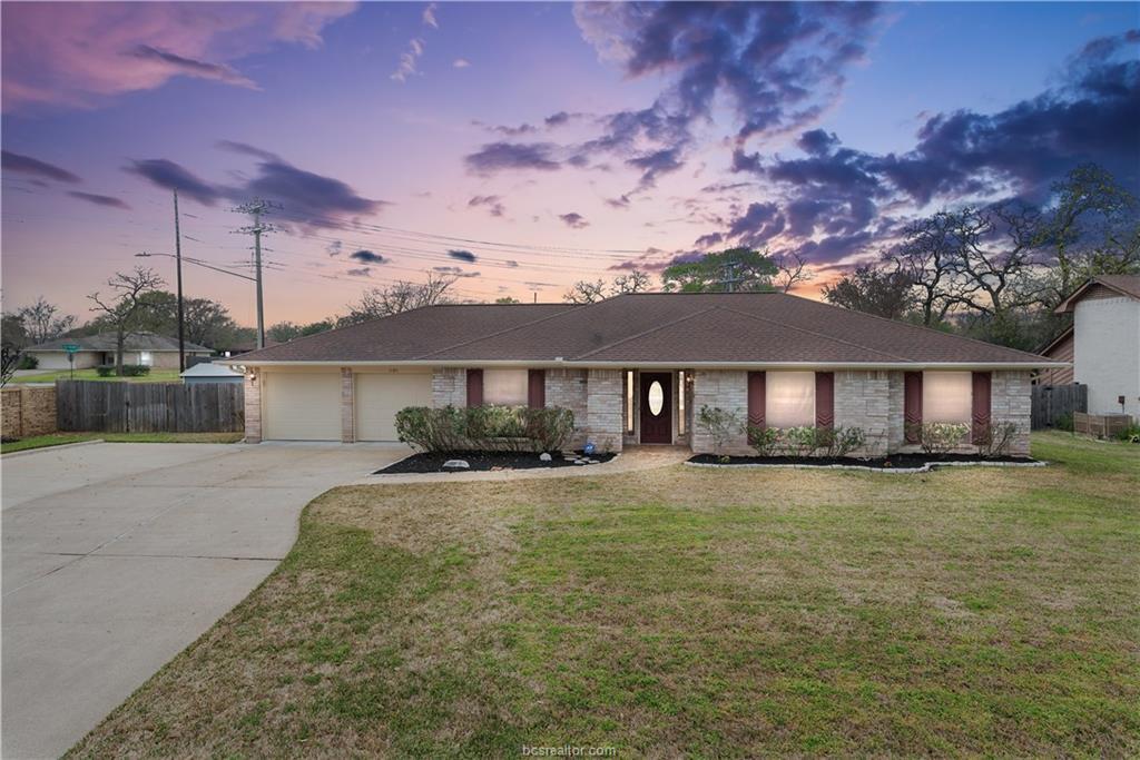 Property Photo: 1101 Haley Place TX 77845-6411