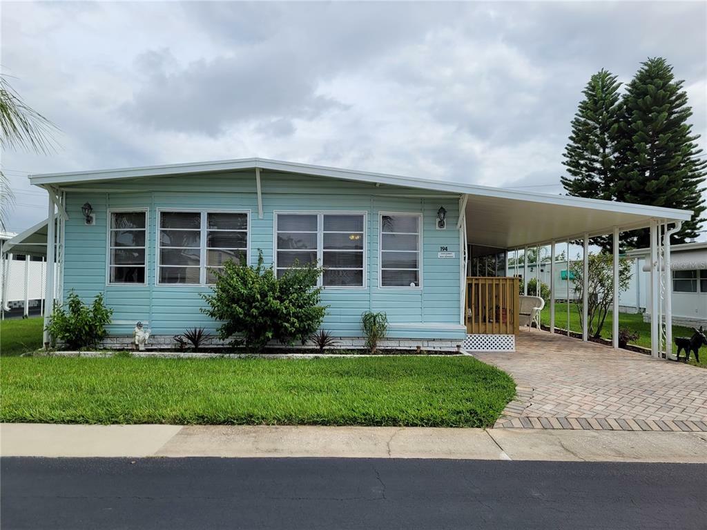 Property Photo: 194 Royal Palm Drive FL 34689