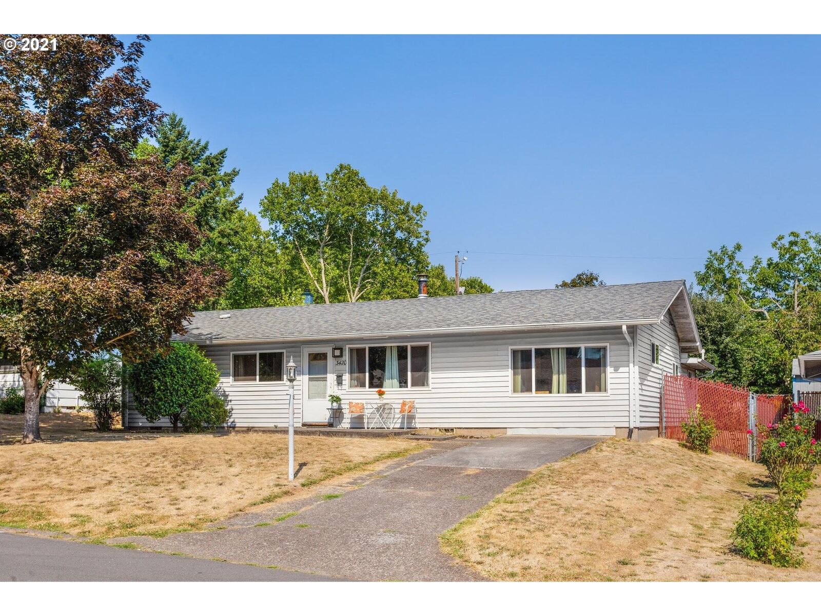 Property Photo:  3420 SW 121st Ave  OR 97005 