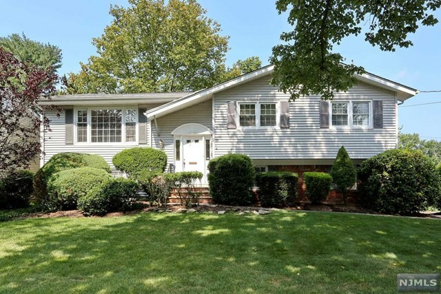 Property Photo:  22 Adams Court  NJ 07675 