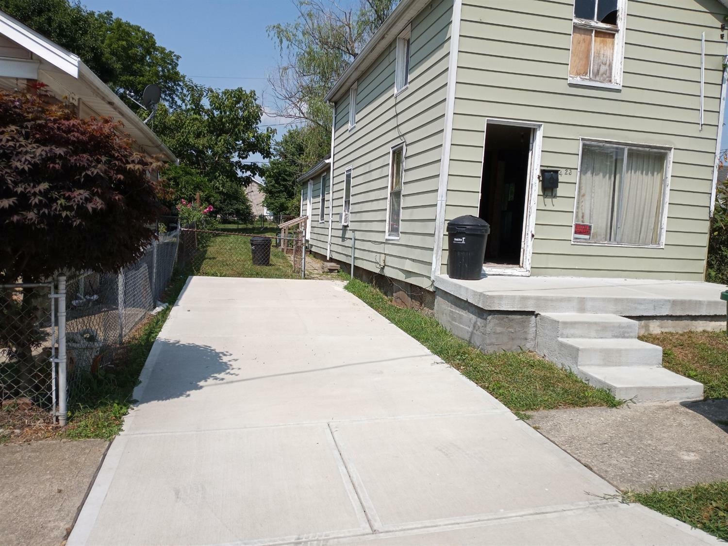 Property Photo: 1423 Parkamo Ave OH 45011