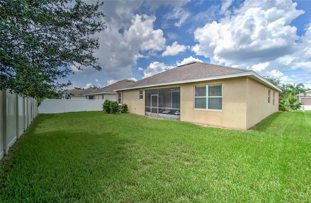 Property Photo: 10221 Holland Road FL 33578
