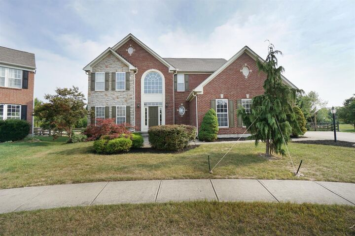 5210 Secretariat Dr  Hamilton Twp OH 45152 photo
