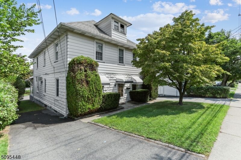 Property Photo:  190 E Lindsley Rd  NJ 07009 