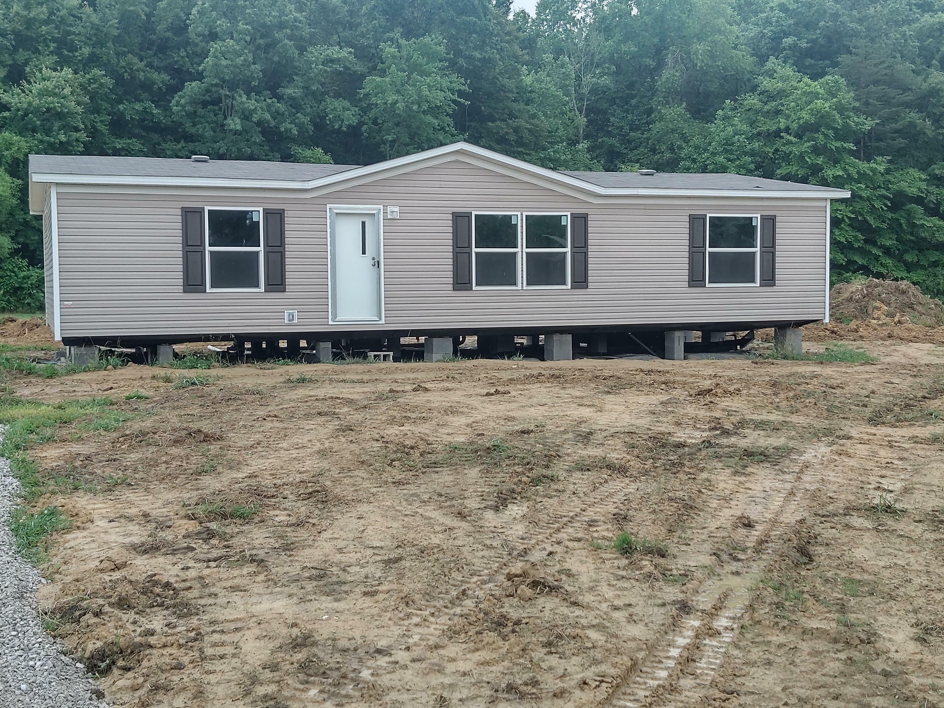 Property Photo:  729 Sallys Branch Road  KY 40741 