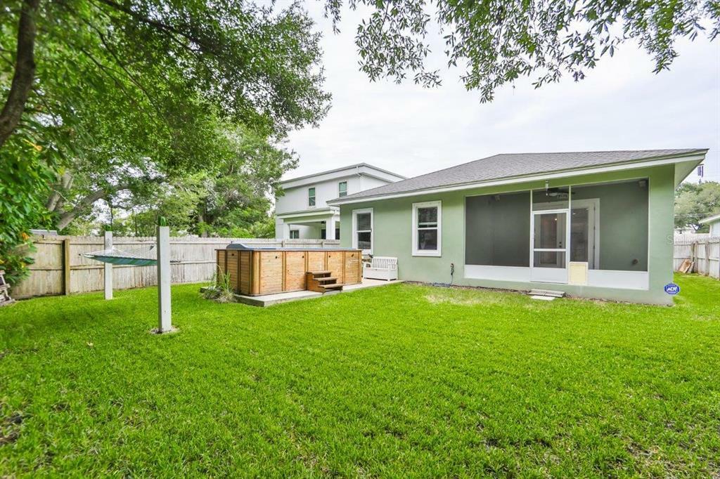 Property Photo:  3312 W Iowa Avenue  FL 33611 