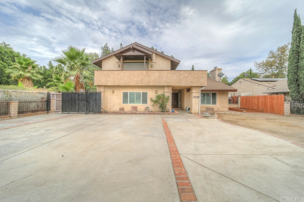 Property Photo:  9520 Aqueduct Avenue  CA 91343 