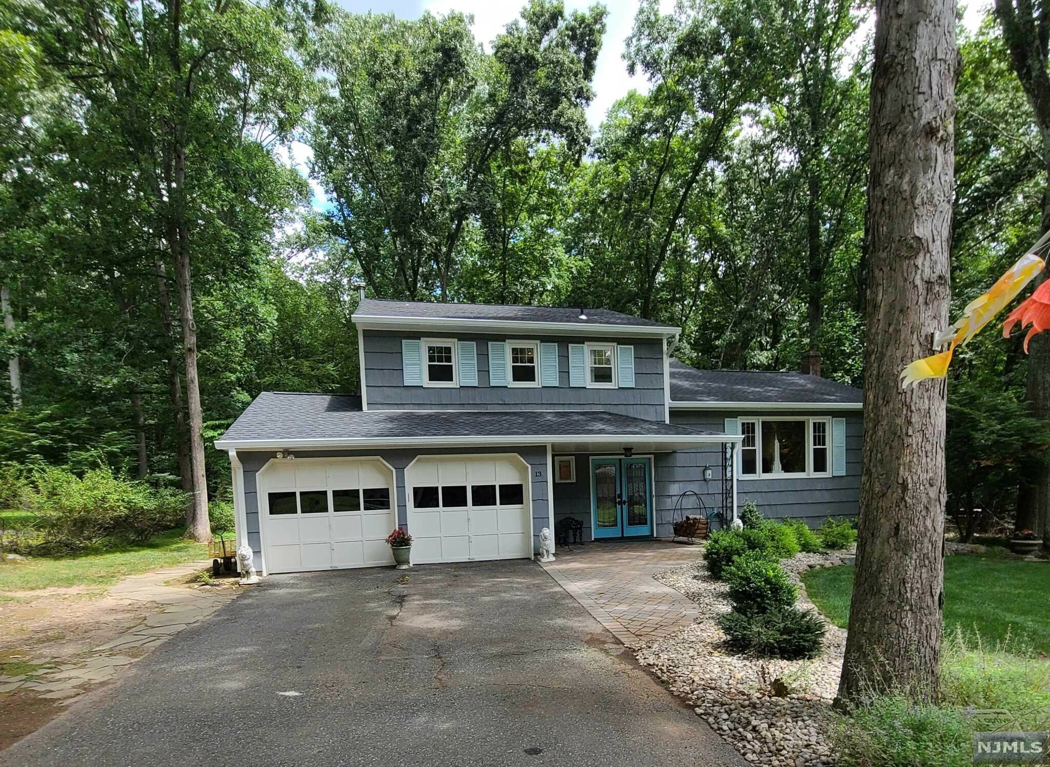 Property Photo:  13 Drumlin Drive  NJ 07950 