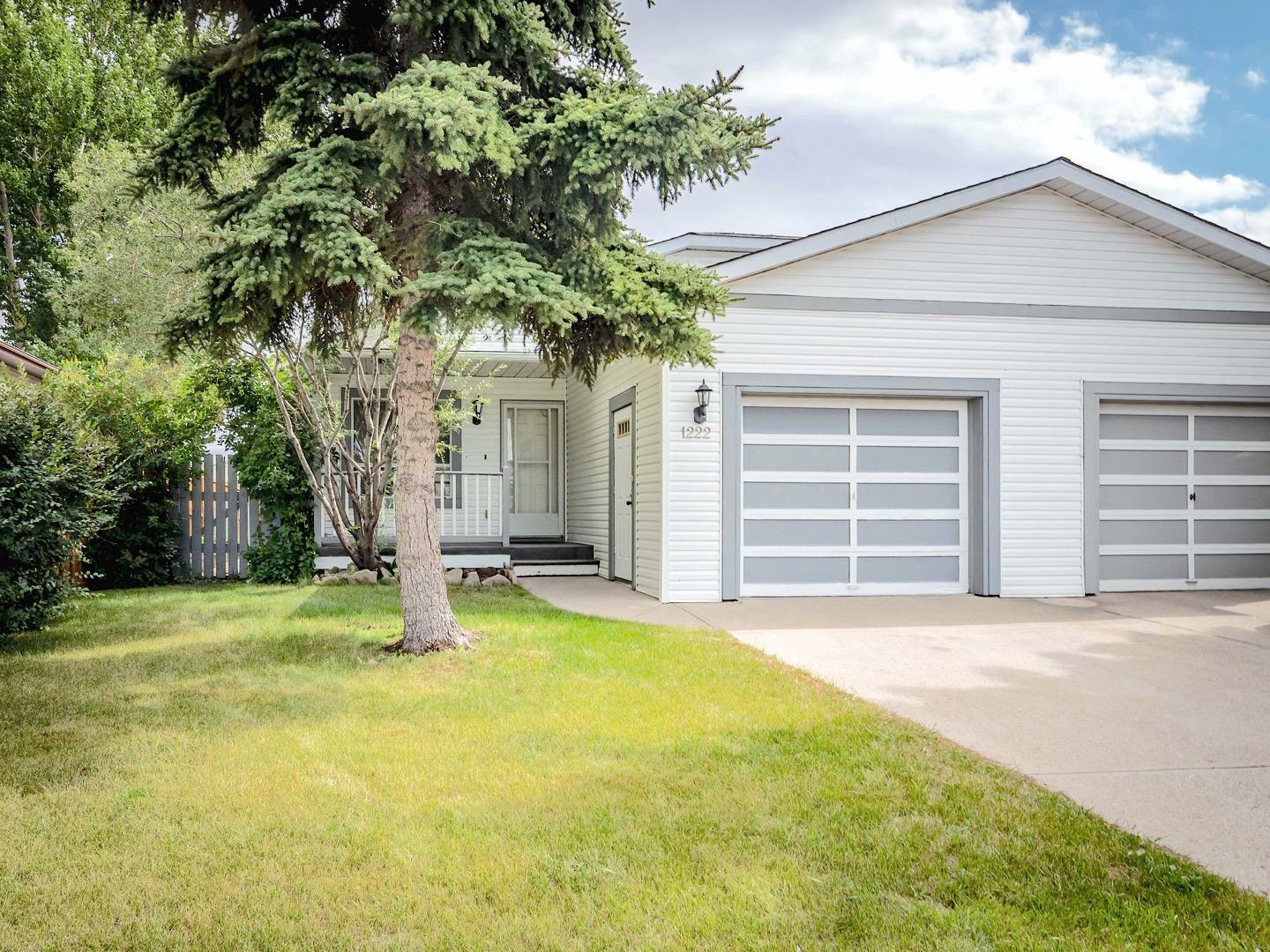 Property Photo: 1222 Allen Street SE AB T4B 1B5