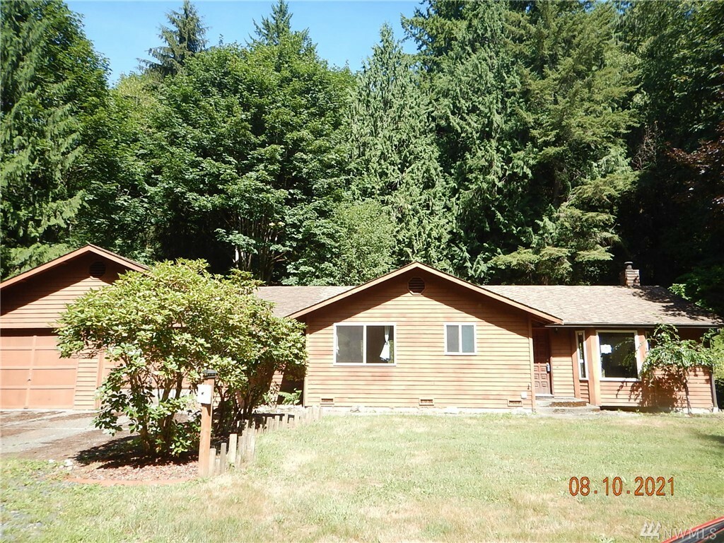 Property Photo:  3220 157th Ave SE  WA 98290 