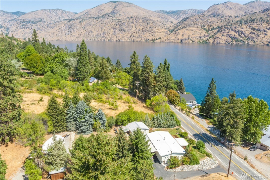 Property Photo:  15071 S Lakeshore Rd  WA 98816 