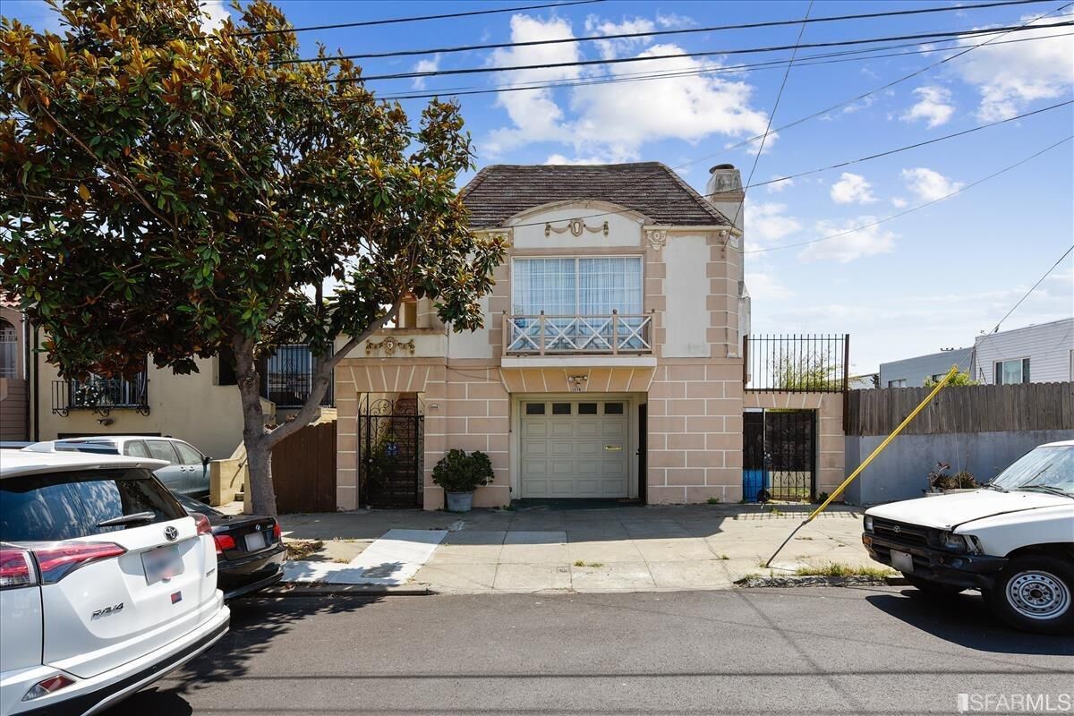 Property Photo: 1379 Thomas Avenue CA 94124