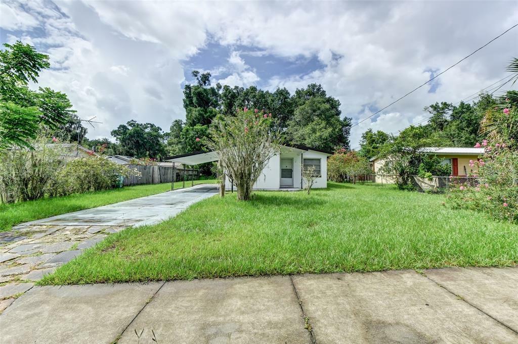 Property Photo:  1018 E Georgia Avenue  FL 32724 