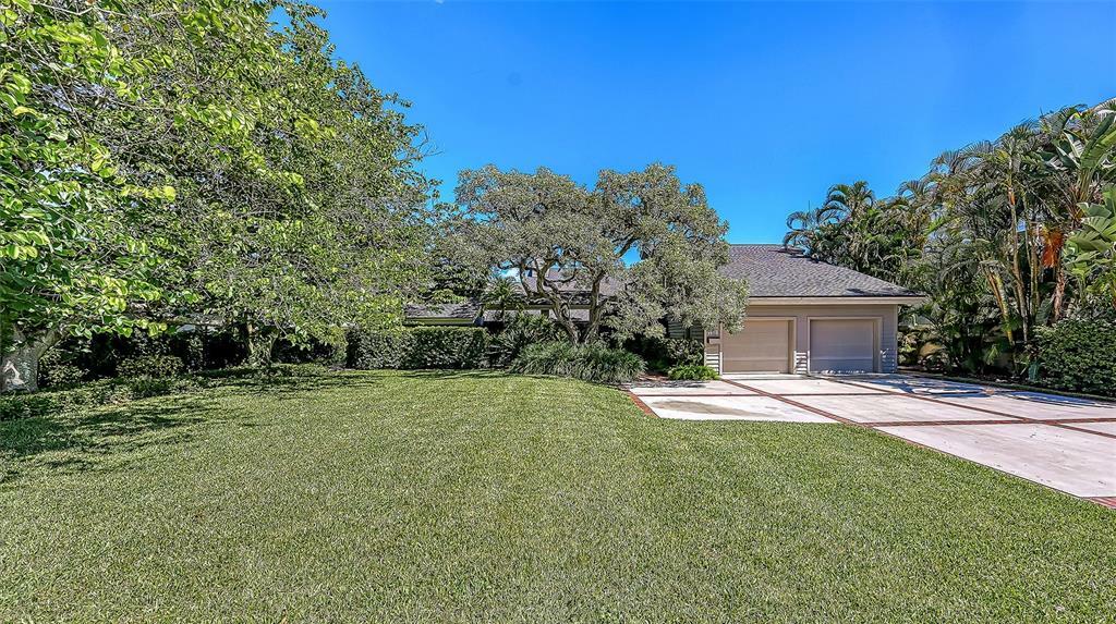 Property Photo:  1360 Harbor Drive  FL 34239 