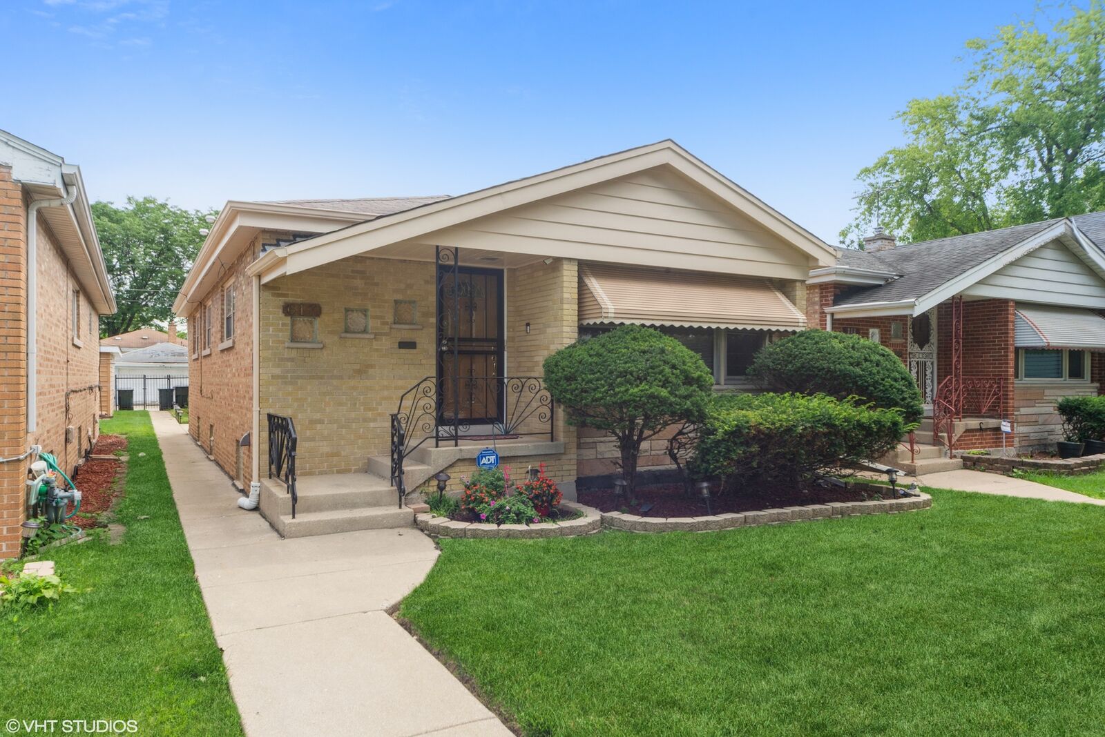 Property Photo: 617 Morris Avenue IL 60104
