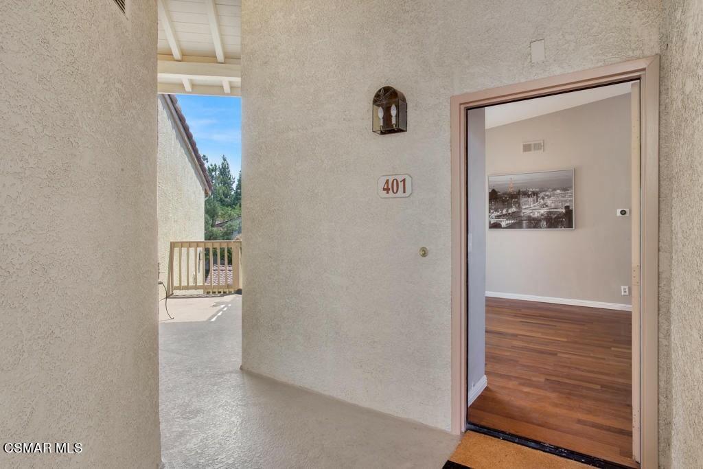 Property Photo:  653 Oak Run Trail 401  CA 91377 