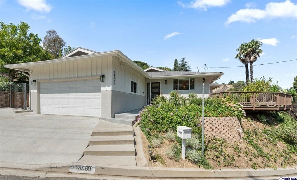 Property Photo:  14880 Jadestone Drive  CA 91403 