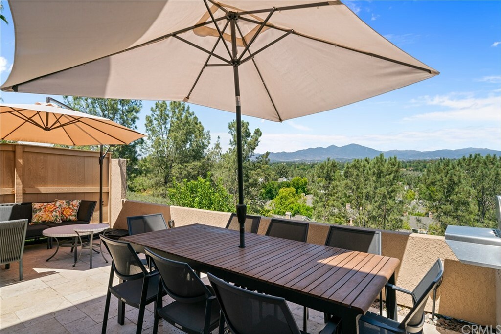 Property Photo: 43 Marigold CA 92656