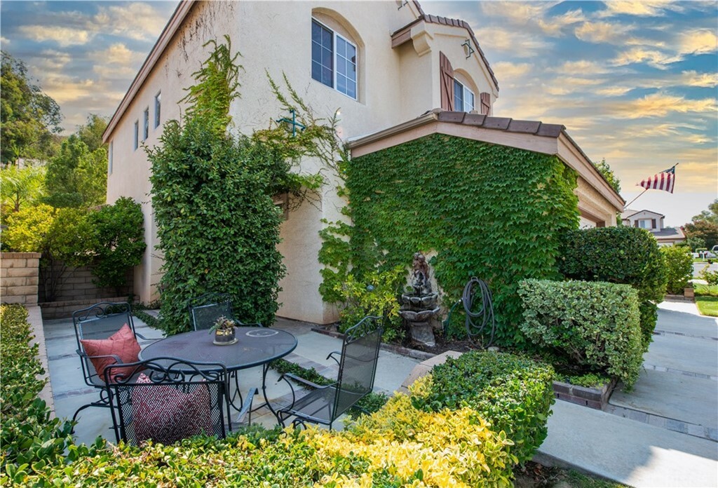 Property Photo:  23656 Silverhawk Place  CA 91354 