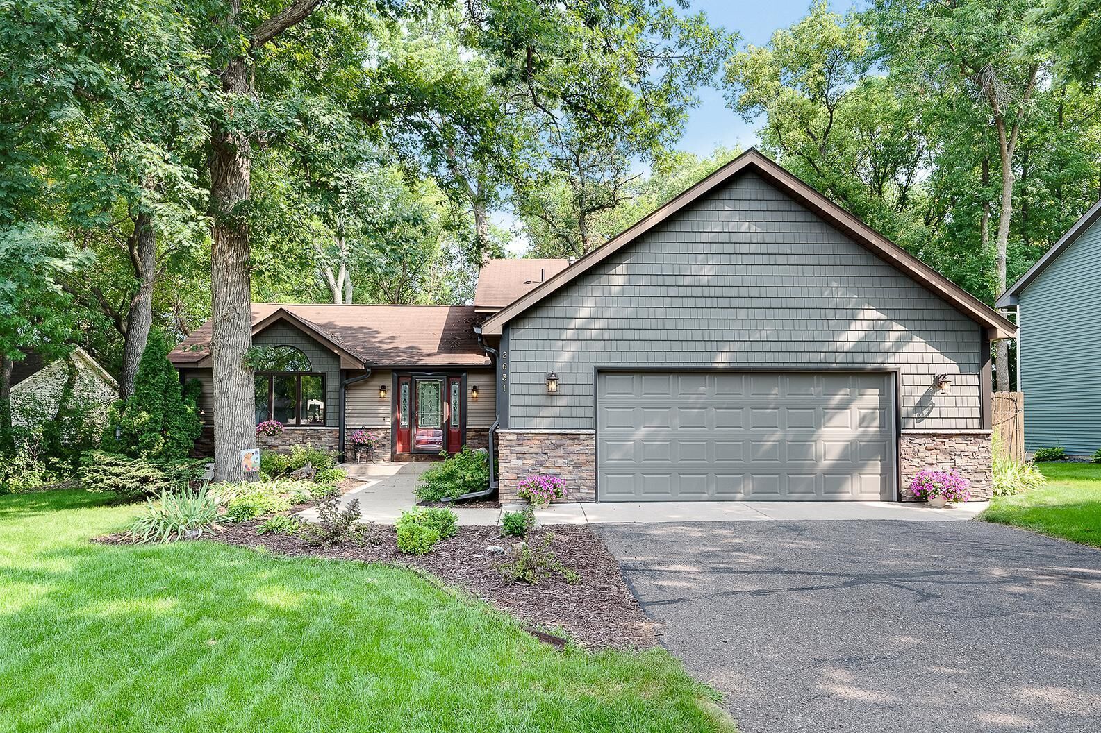 Property Photo:  2631 Suzanne Circle  MN 55110 