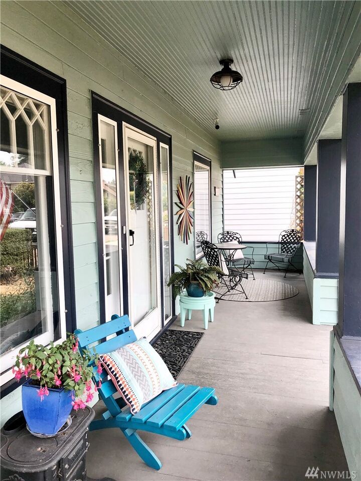 Property Photo: 375 SE Bush St WA 98027