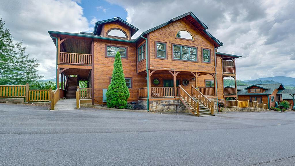 Property Photo: 702 Park Vista Way TN 37738
