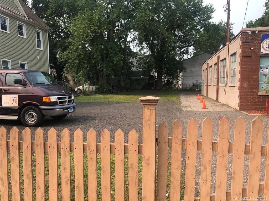 Property Photo: 1229 Howard Avenue CT 06605