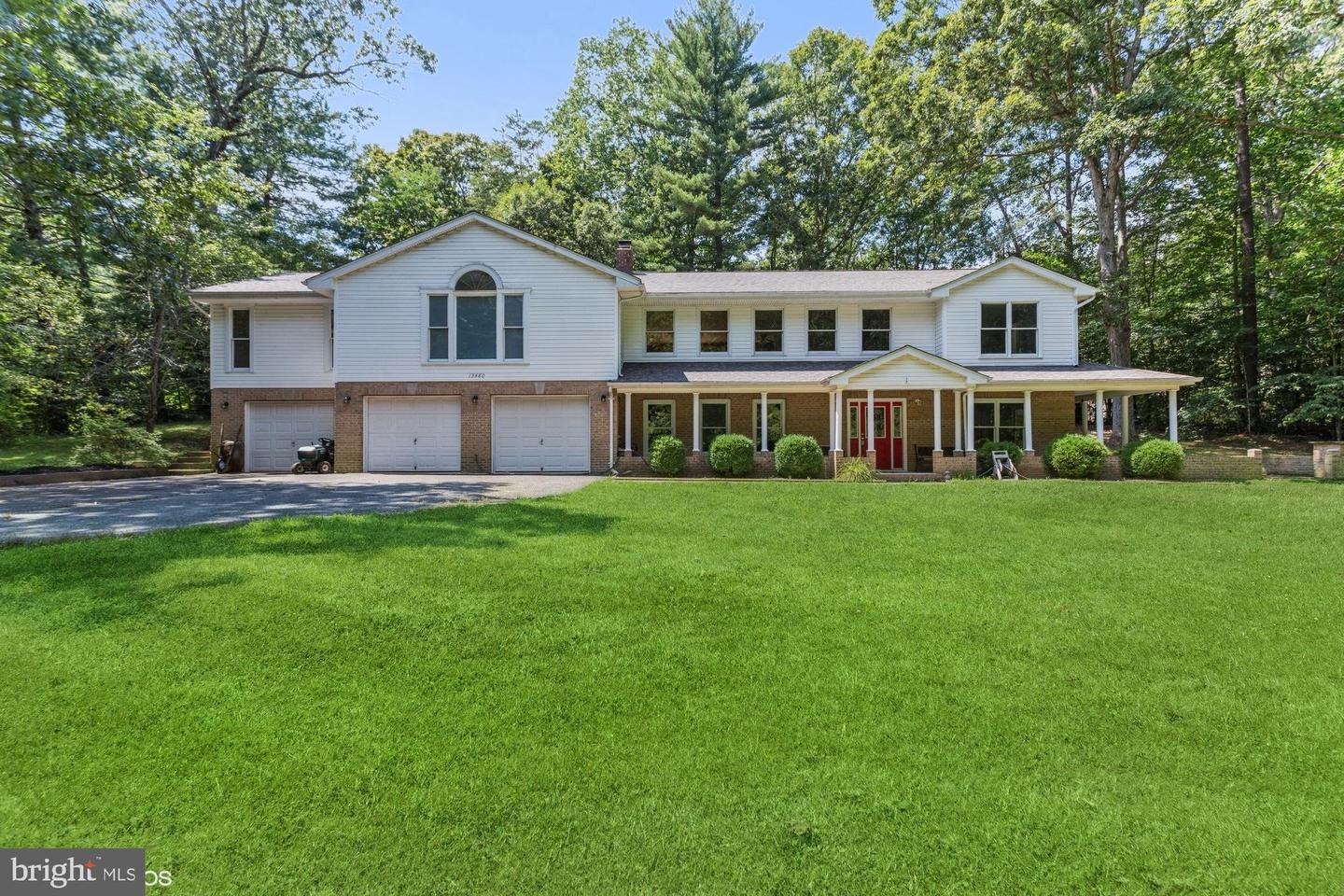 Property Photo: 13480 Grandpas Road VA 20181