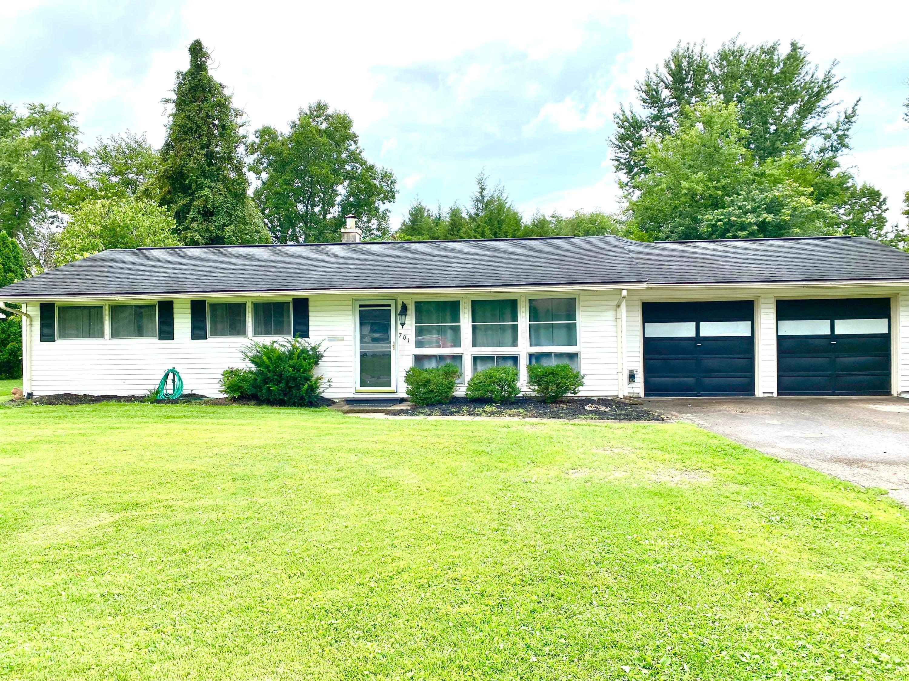 Property Photo: 701 Meadow Drive OH 43055