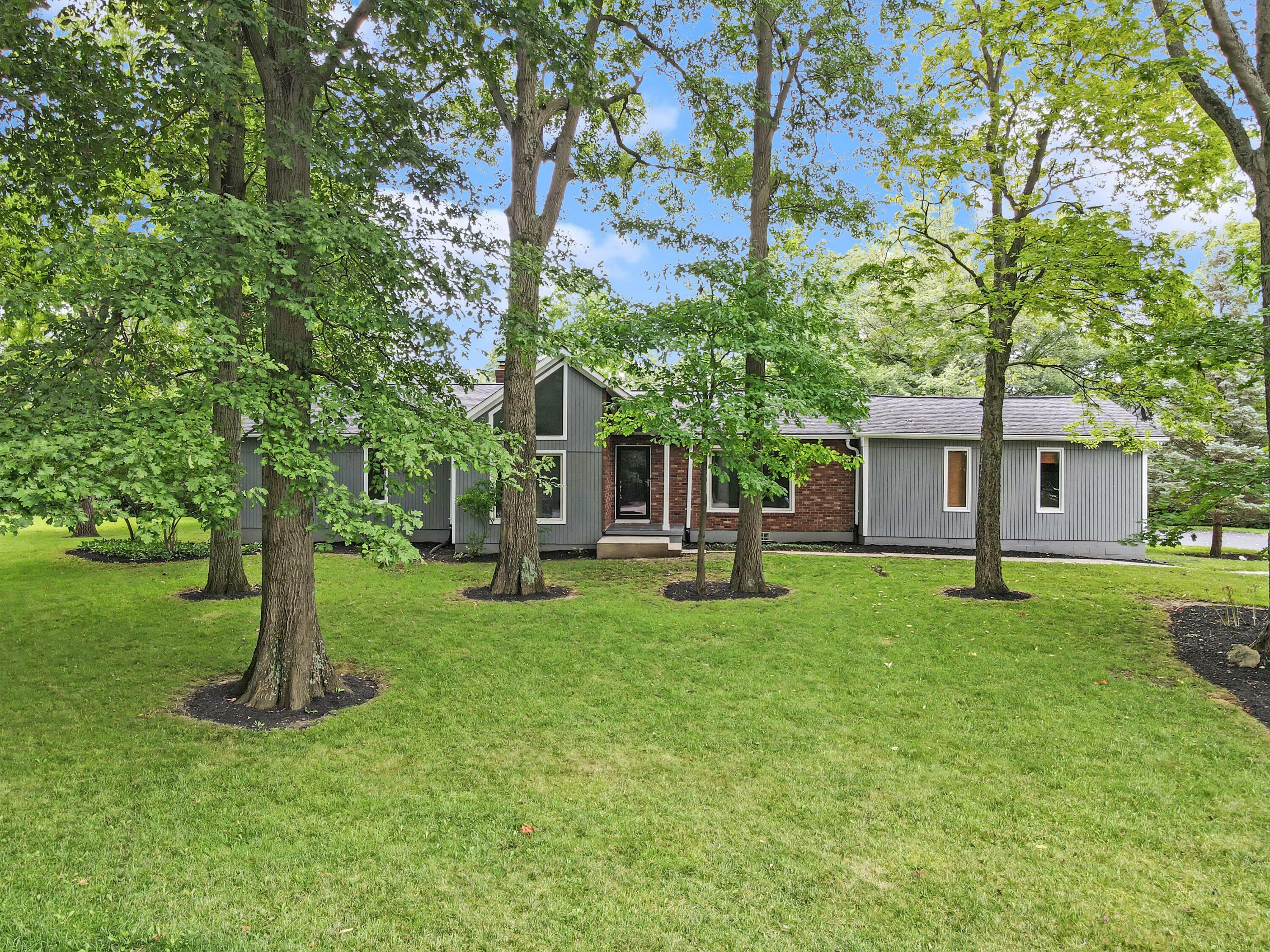 Property Photo: 6079 Holiday Lane OH 43016