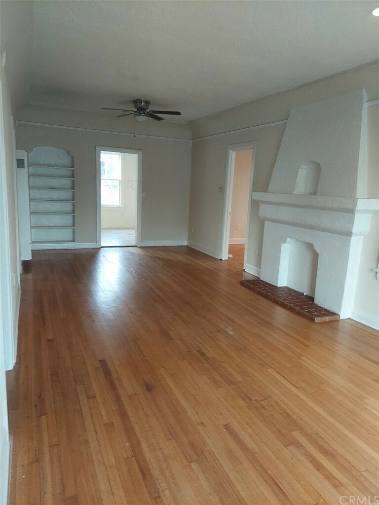 Property Photo: 1617 E Florida Street CA 90802