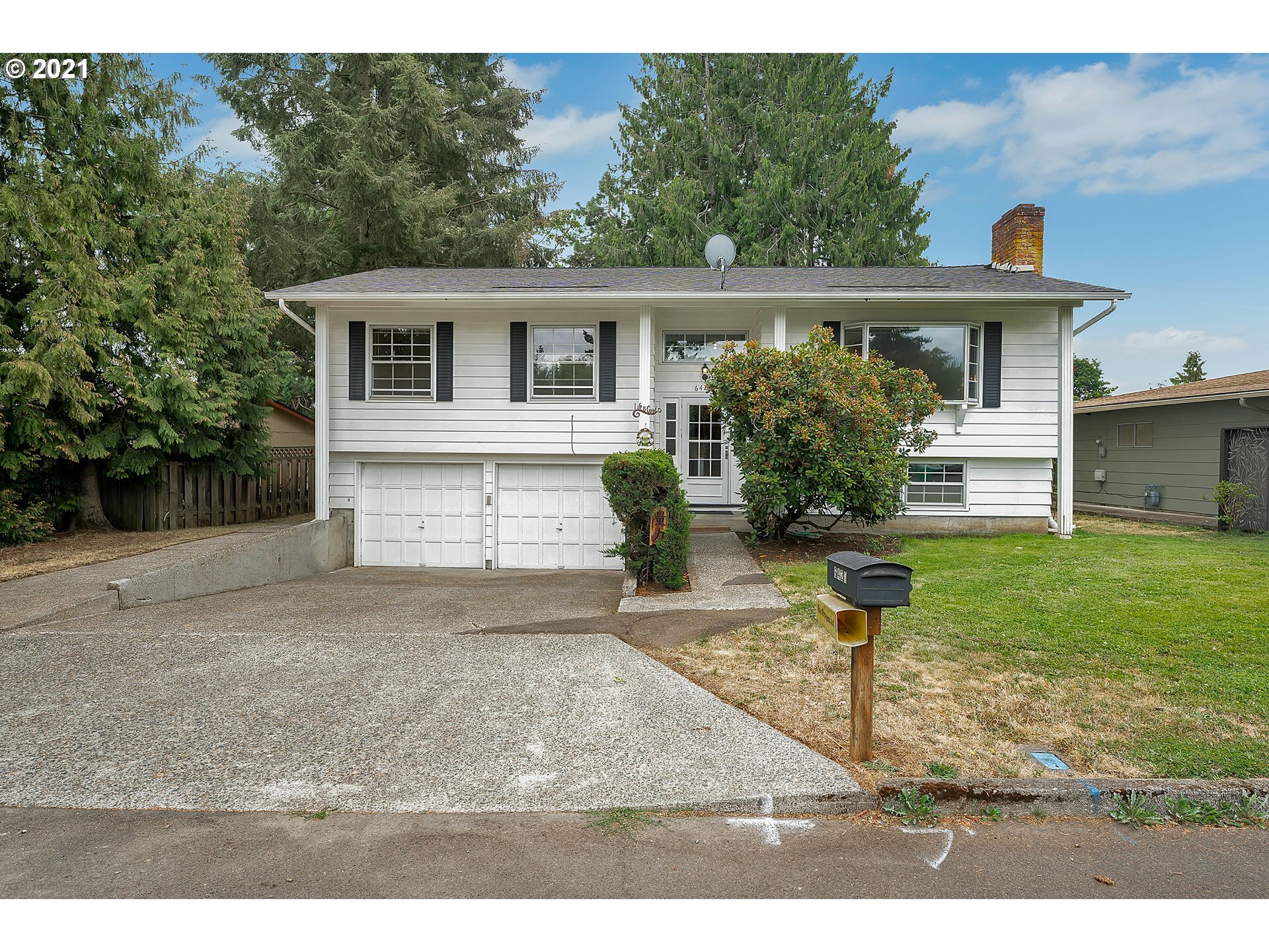 6420 SE Plum Dr  Milwaukie OR 97222 photo