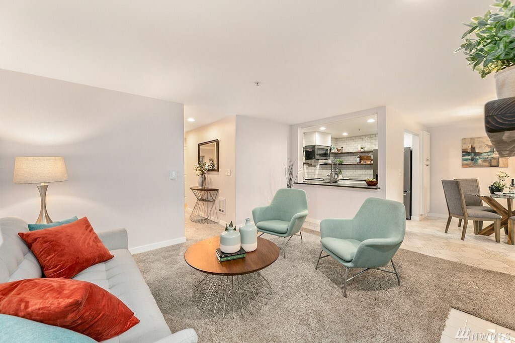 Property Photo: 14007 NE 181st St F-104 WA 98072