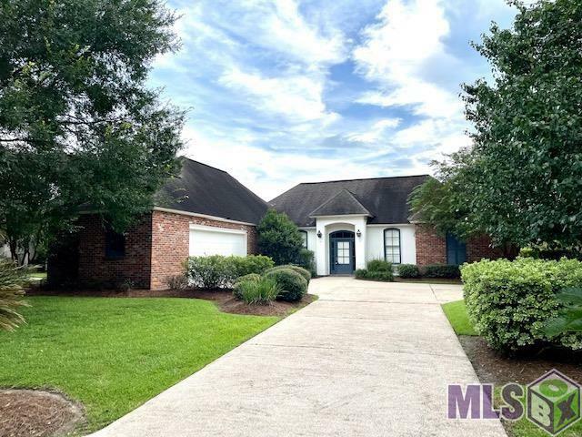 Property Photo: 6347 Beau Douglas Ave LA 70737