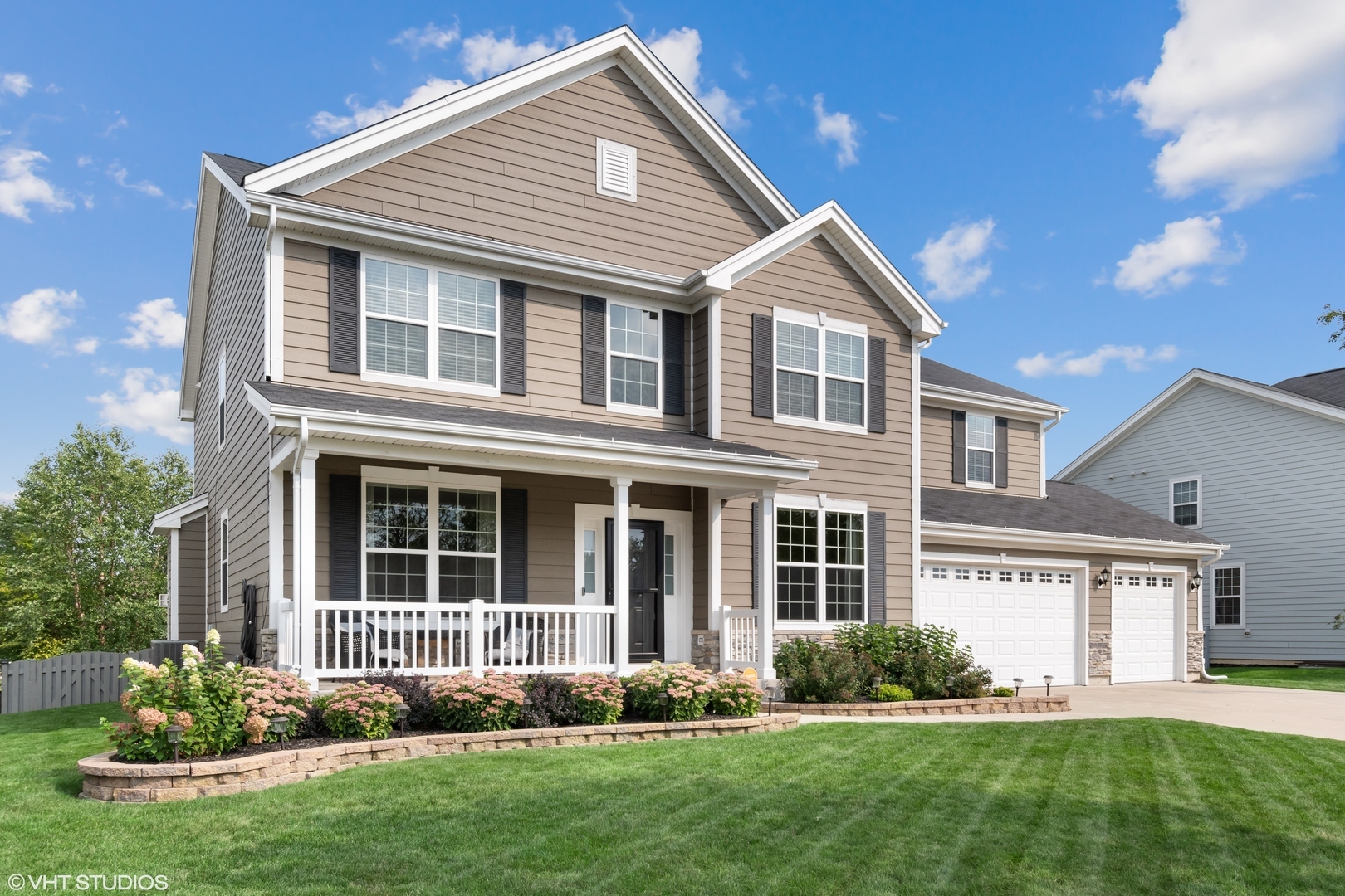 Property Photo: 461 Shannon Parkway IL 60124