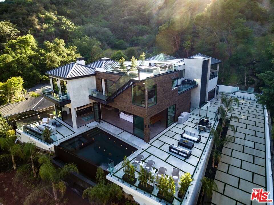Property Photo: 2031 Roscomare Road CA 90077