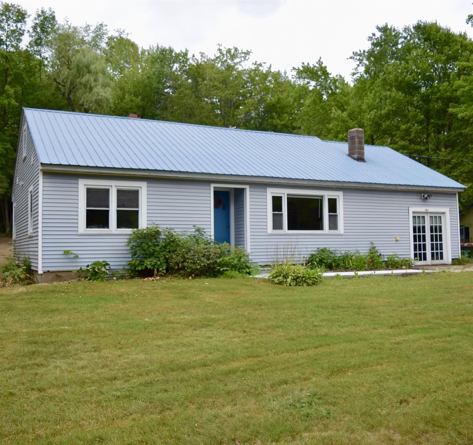 Property Photo:  101 Riverside Drive  NH 03217 
