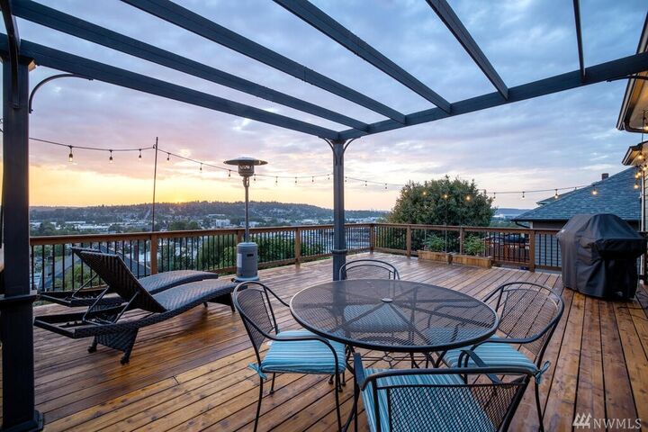 425 Cedar Ave S  Renton WA 98057 photo