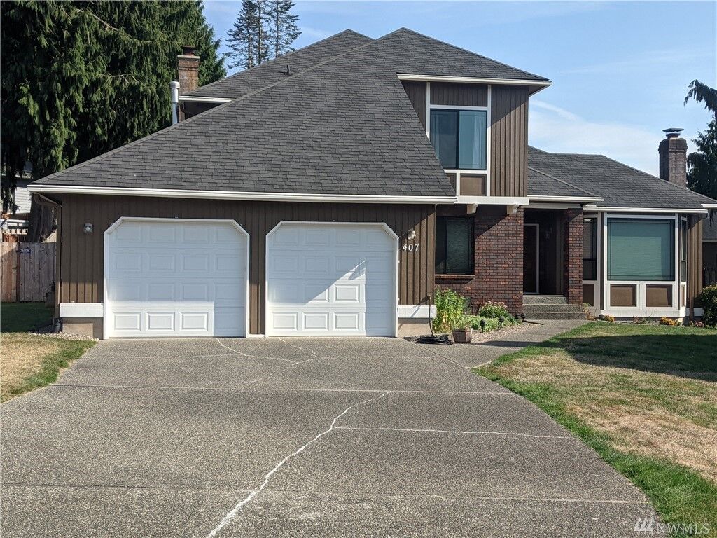 Property Photo: 407 20th St WA 98290