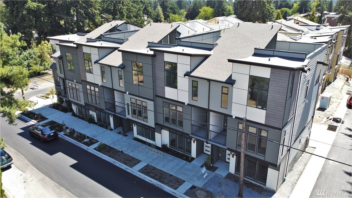 Property Photo: 5510 238th St SW E WA 98043