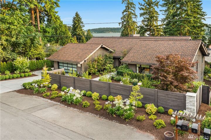 Property Photo:  9235 NE 1st St  WA 98004 