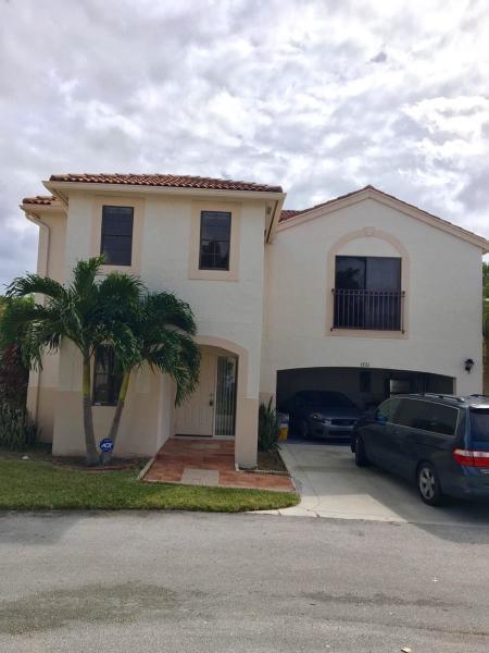 Property Photo: 1731 Shoreside Circle FL 33414