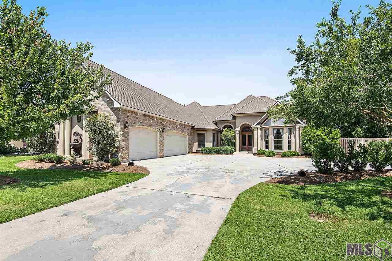 Property Photo:  314 Chateau Jon  LA 70726 