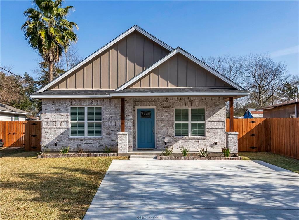 Property Photo:  1605 Robeson Street  TX 77803 